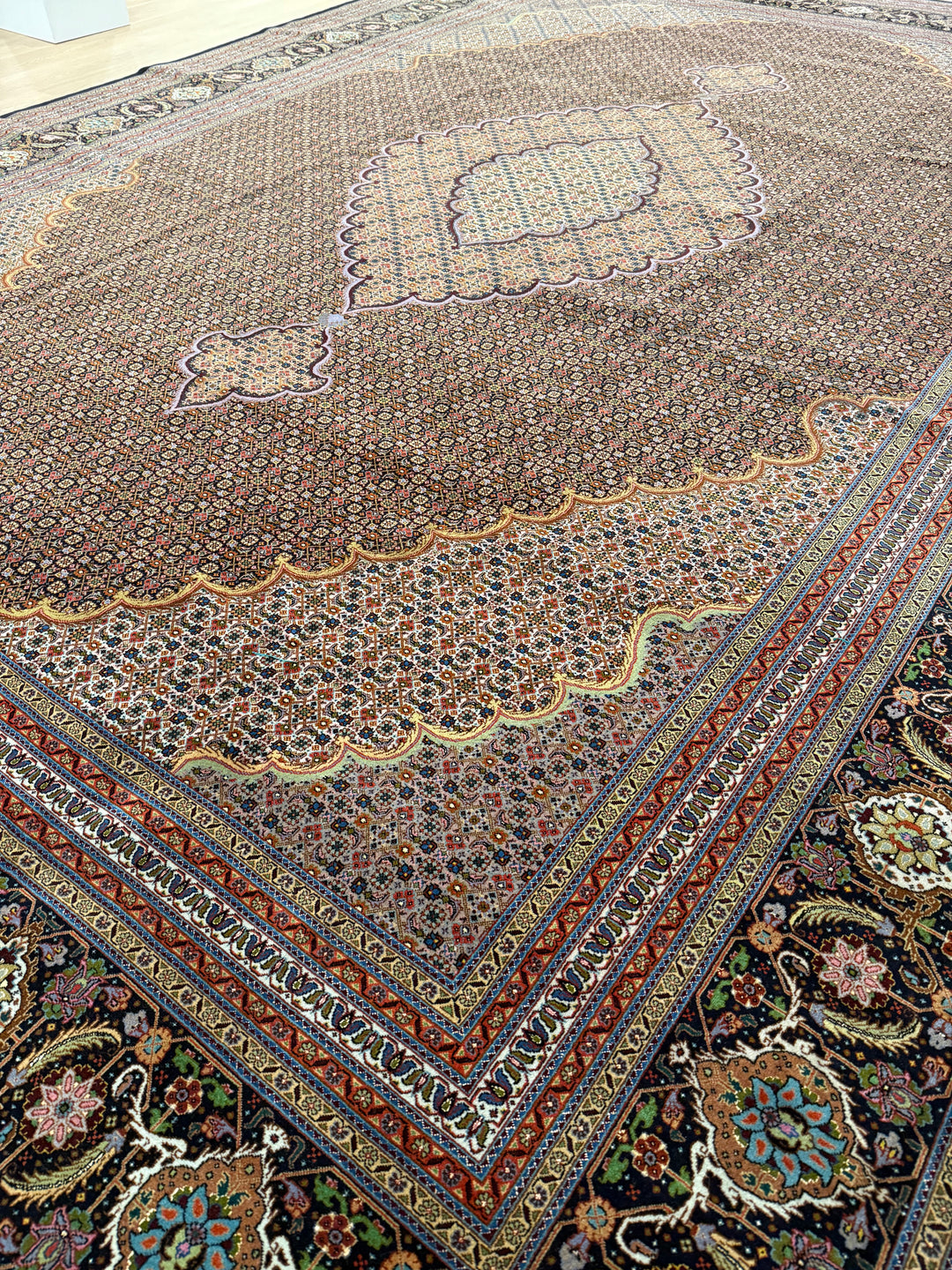 Semi Antique Mahi Tabriz